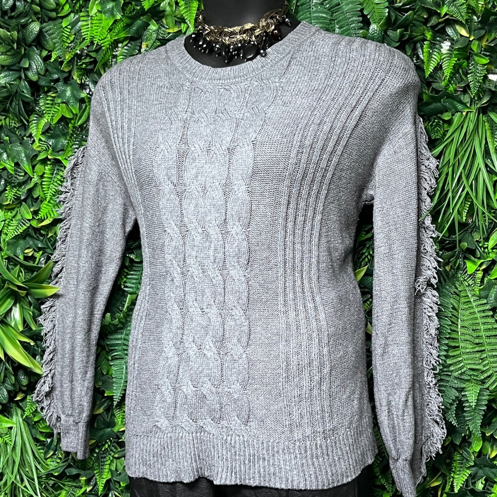 Maurices Sweater Large‎ Gray Cable Knit Fringe Sleeves Women's Preppy 3345